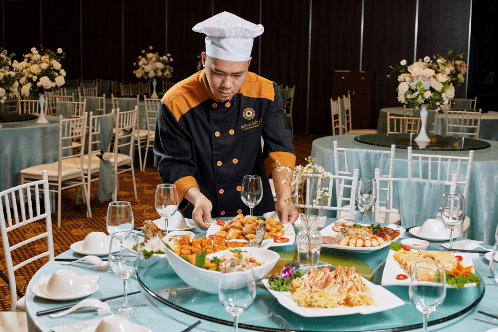 Các thực đơn tại Trống Đồng Palace được chế biến những đầu bếp giàu kinh nghiệm 
