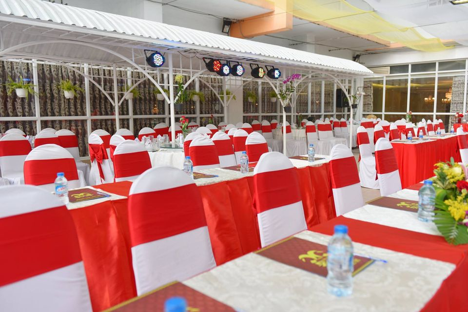 Không gian tiệc cưới ngoài trời thoáng rộng ở nhà hàng Saigon Phố Palace