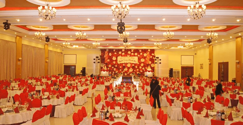 Không quá chú tâm vào thiết kế, Hồng Phúc ghi dấu ấn nhờ vào phong cách phục vụ (Nguồn: Hồng Phúc)