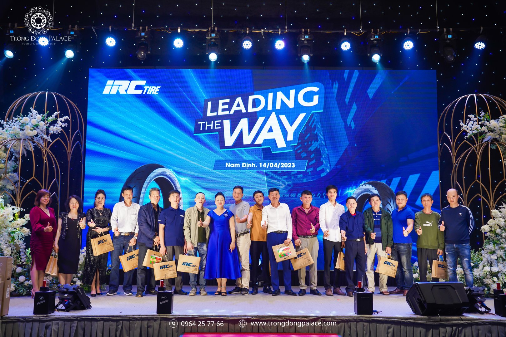 chu-de-gala-dinner-dac-sac-cong-nghe