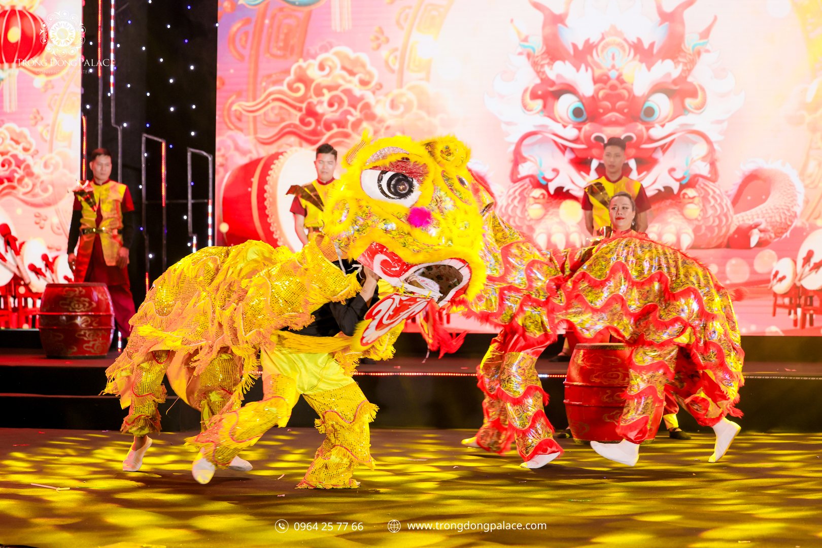 tiet-muc-mua-lan-su-rong-tiec-cuoi-nam