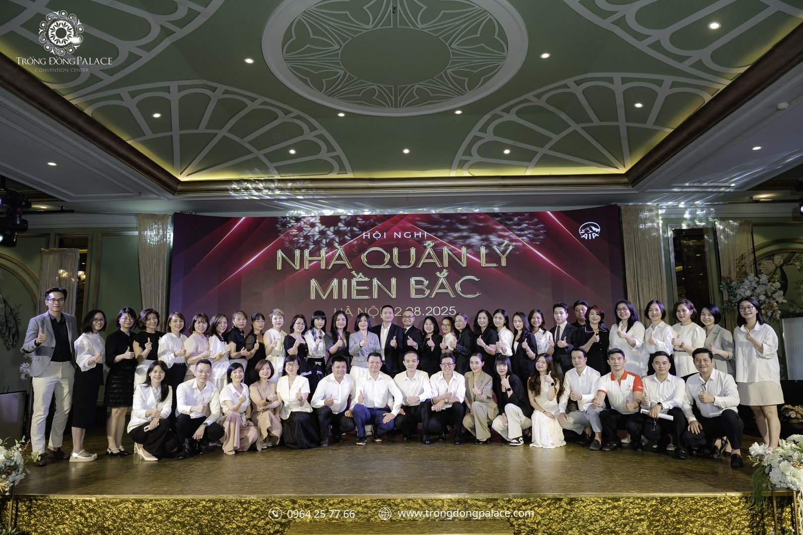 chụp ảnh lưu niệm sau hội nghị nhà quản lý miền bắc tại hà nội 2025