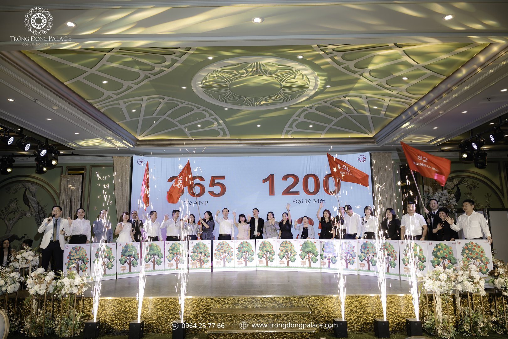 hội nghị doanh nghiệp quy mô lớn tổ chức tại Trống Đồng Palace theo quy trình chuyên nghiệp