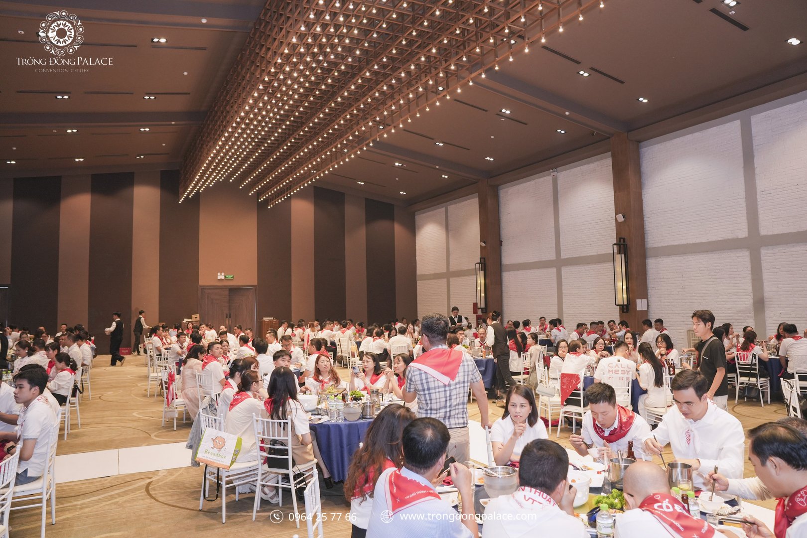 trung-tam-to-chuc-su-kien-gala-dinner-lang-yen